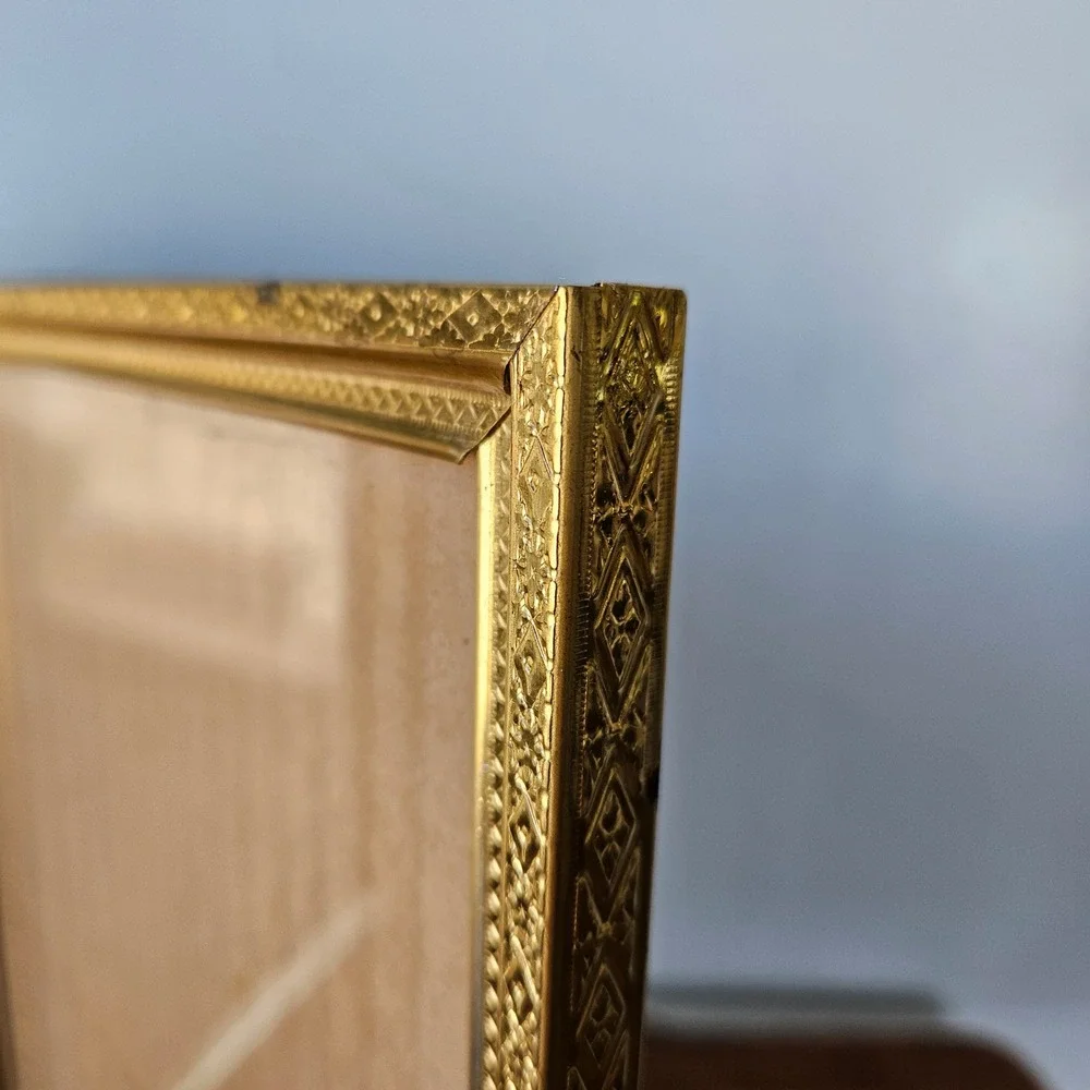 Vintage Gold Tone Ornate Embossed Double Folding Hinged Picture Frame Stand 7x5